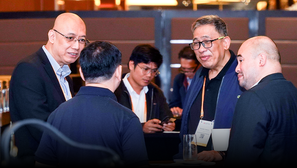 Gain Insight from IT Trailblazers &<br> Industry 4.0 Leaders